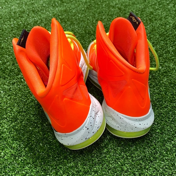 Nike LeBron 10 GS - Total Crimson / Black / Volt - Picture 5 of 6